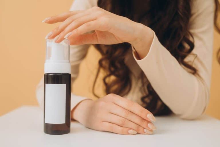 Svg+xml,%3Csvg%20xmlns%3D'http%3A%2F%2Fwww.w3 How Dermatologists Can Launch a Skincare Line